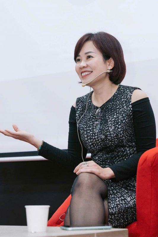 Đinh Phương Lý (Liz Dinh) 